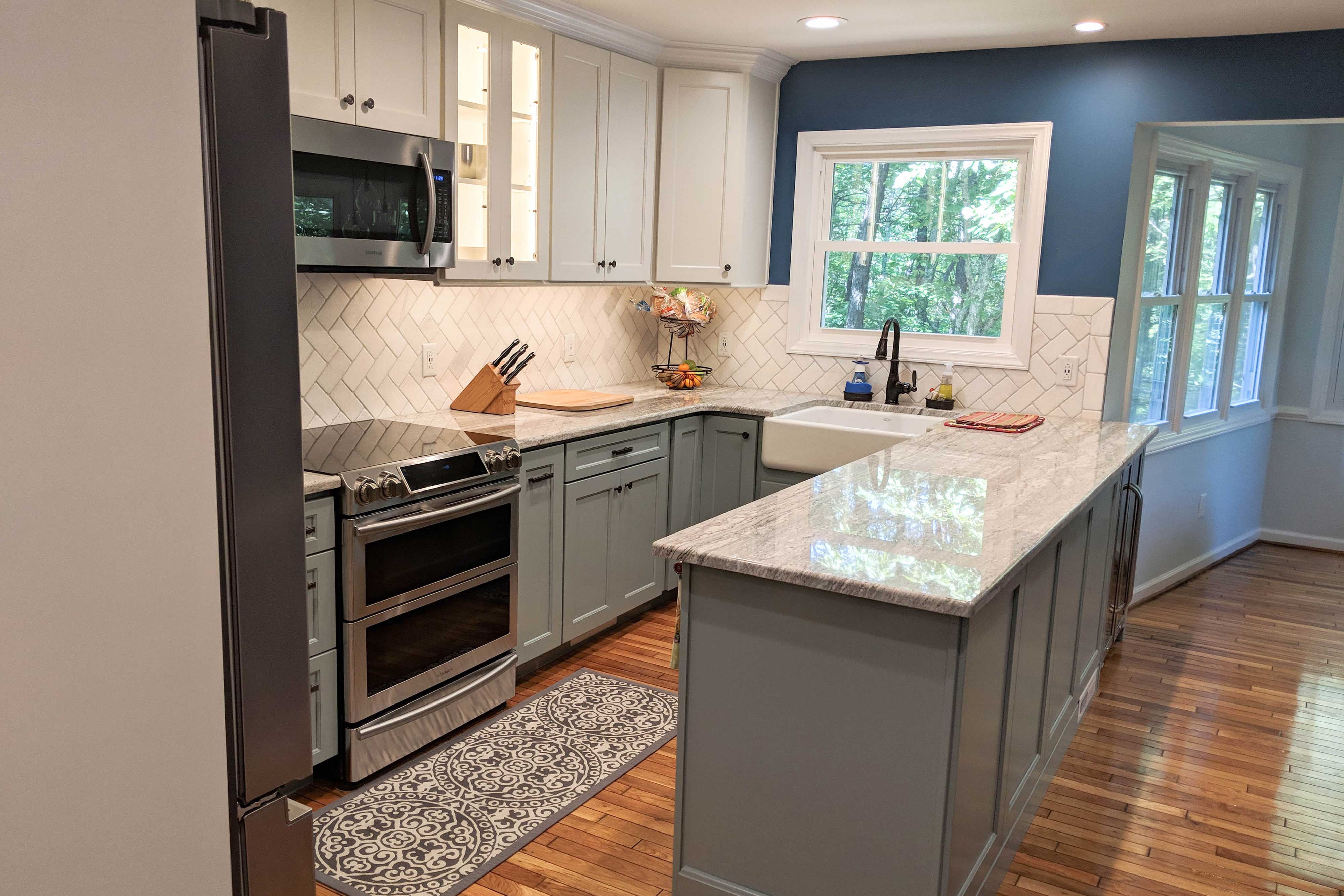 Sebring Maple Haze customer kitchen photo