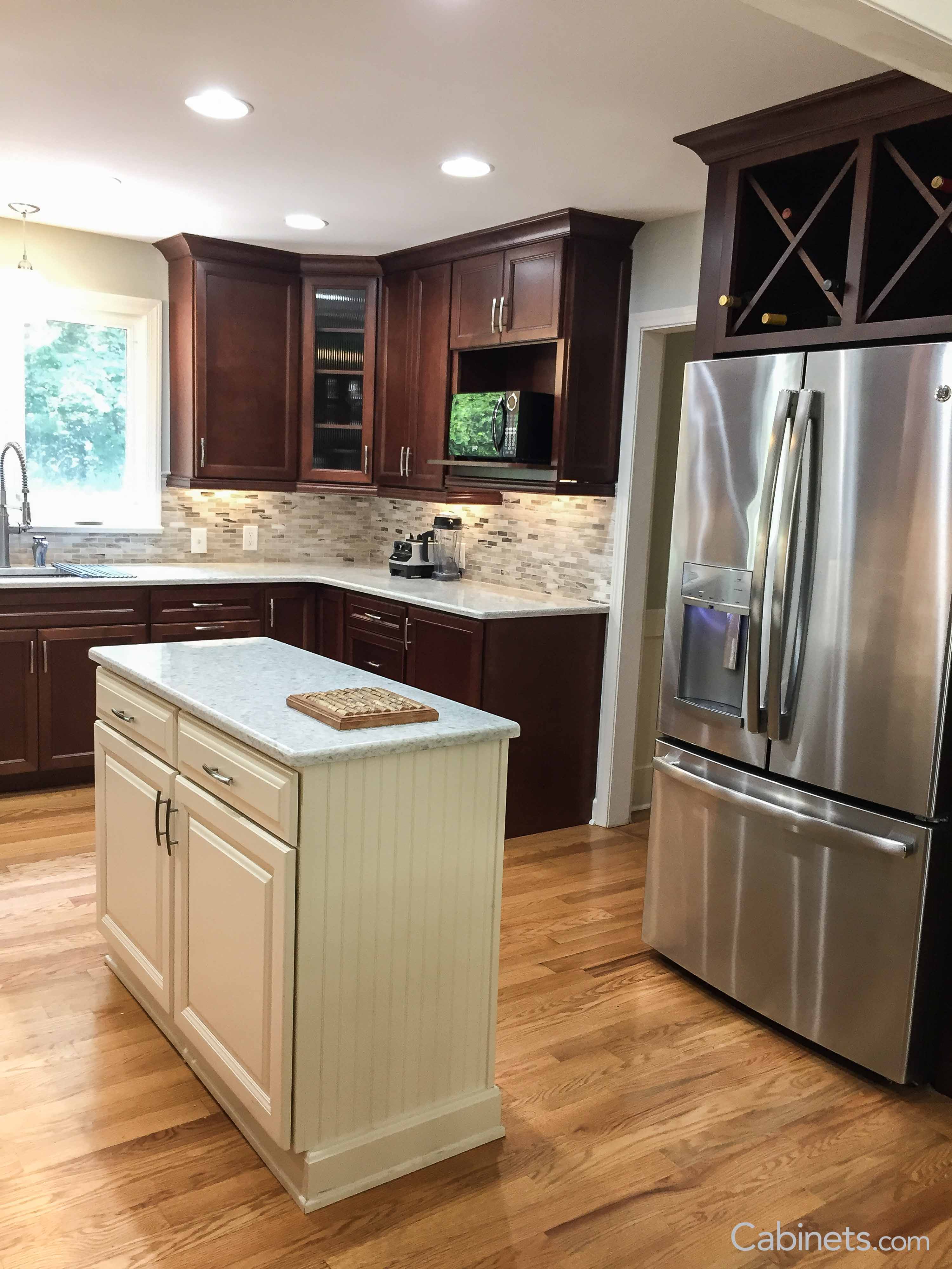 Belleair Maple Java Kitchen with Contrasting Island