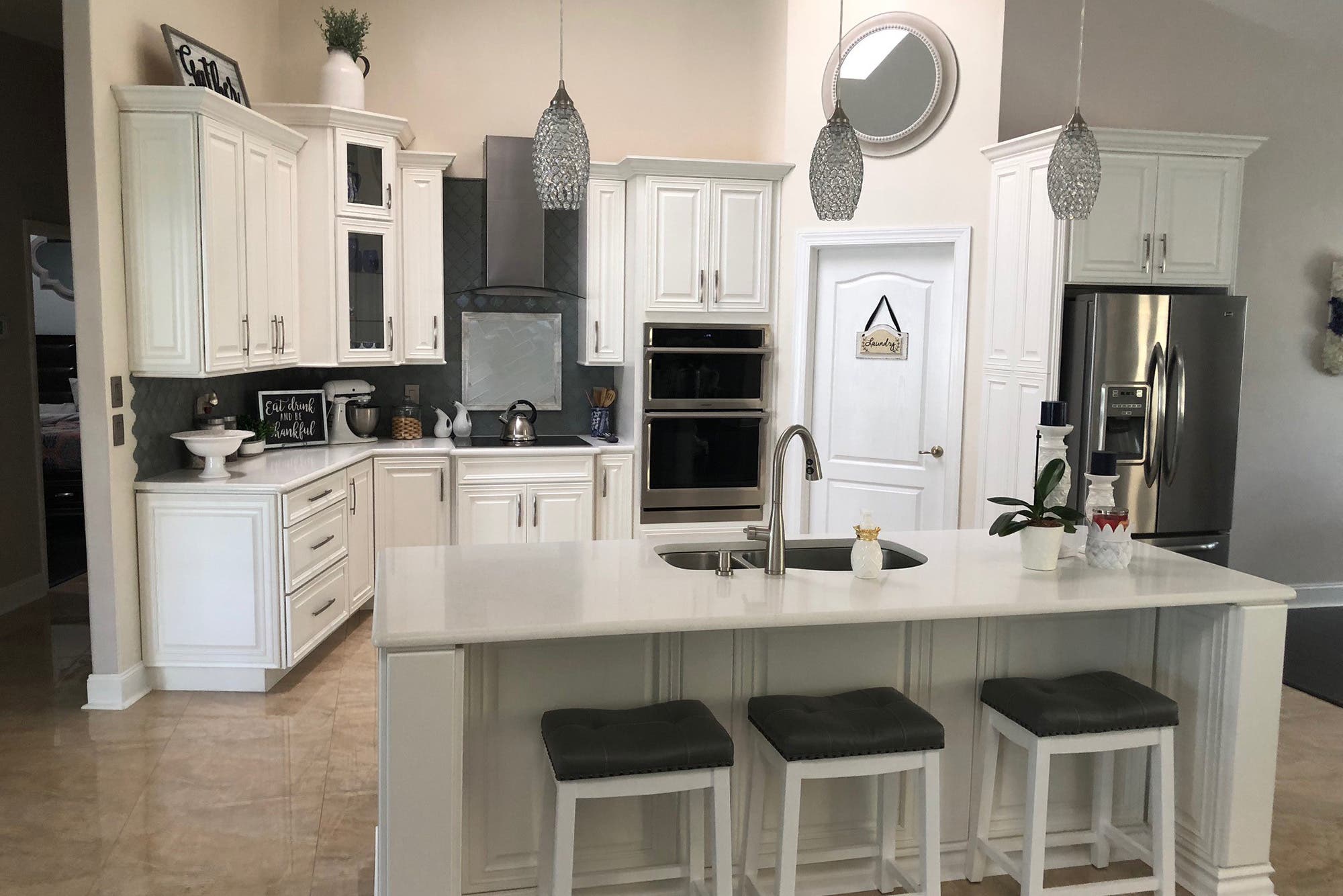 Bronson Maple Bright White customer kitchen photo