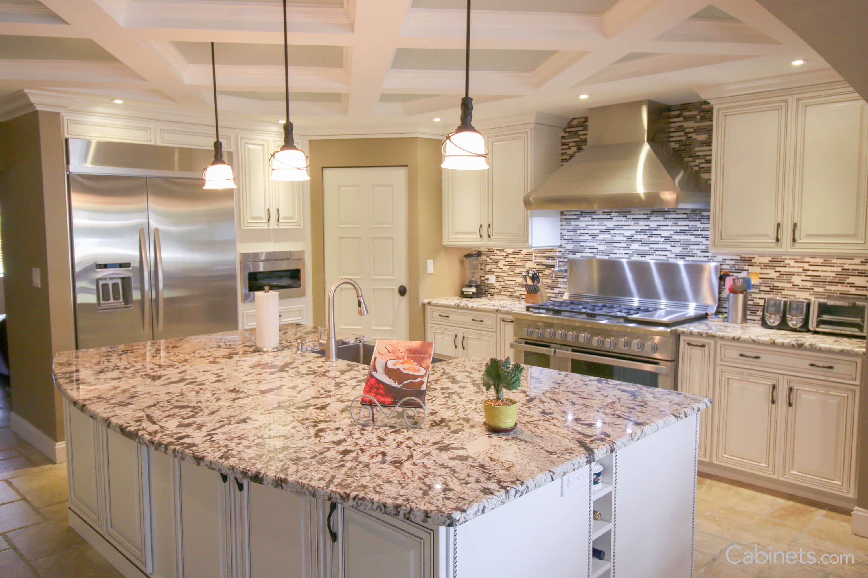 Customer kitchen with Bronson Maple Bright White Chocolate Glaze