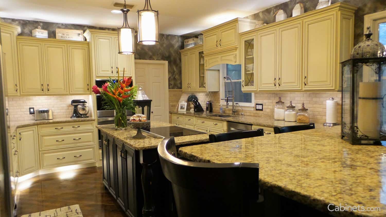 Bronson Maple Buttercreme Coffee Glaze Framed Cabinets | Base Cabinets
