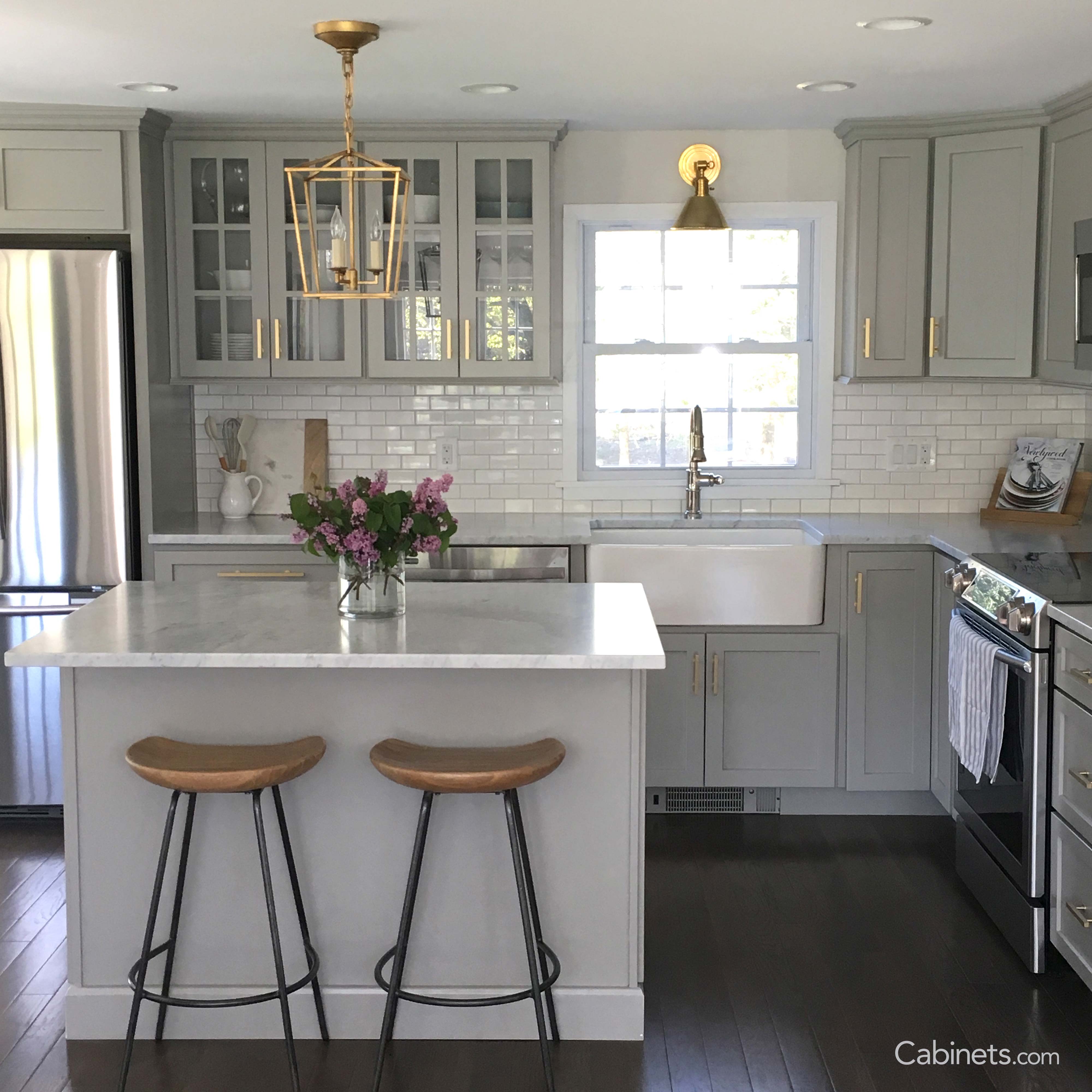 Colonial II Maple Willow Gray kitchen island with bar stools