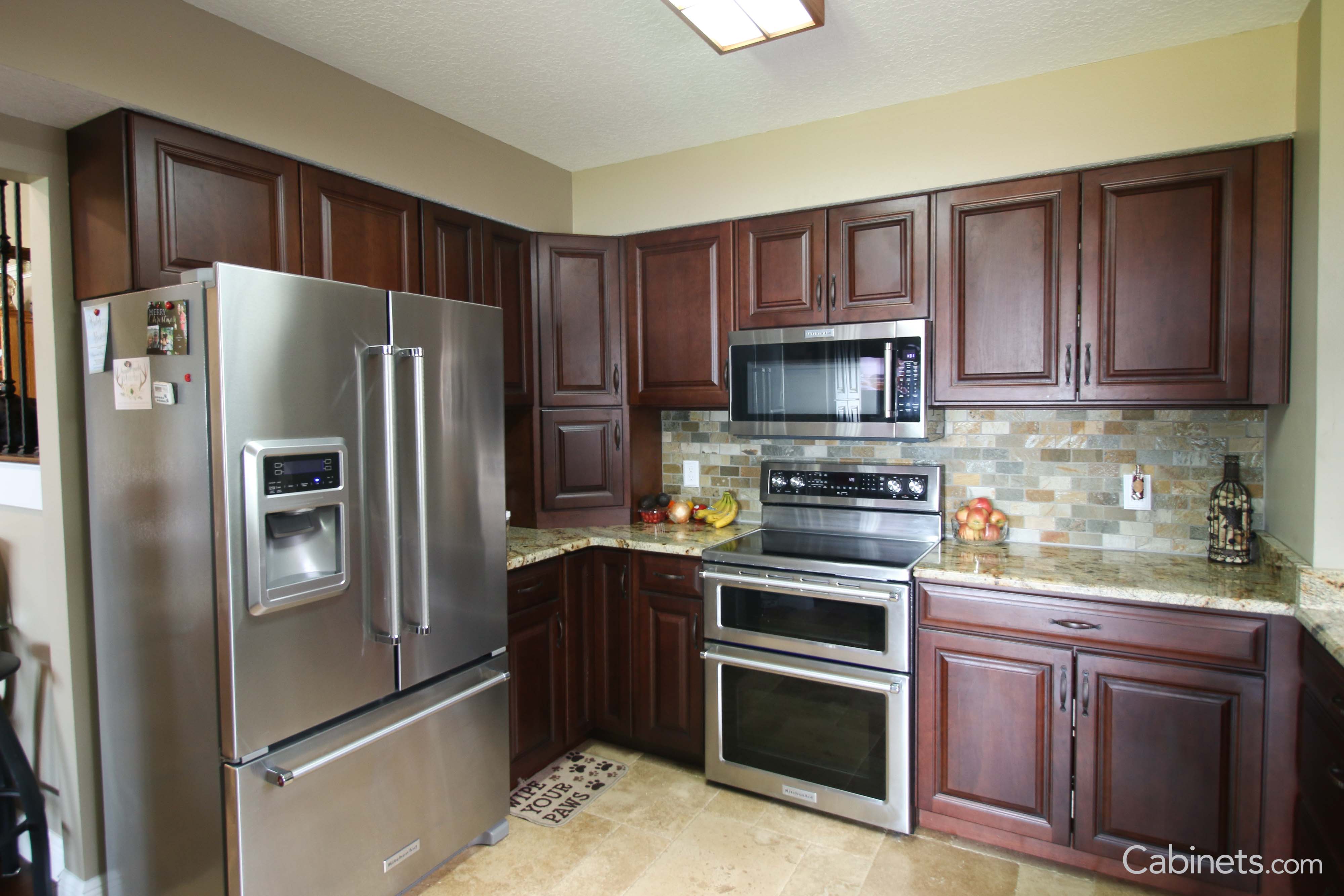 Compact kitchen with Jupiter Cherry Java Coffee Glaze cabinets