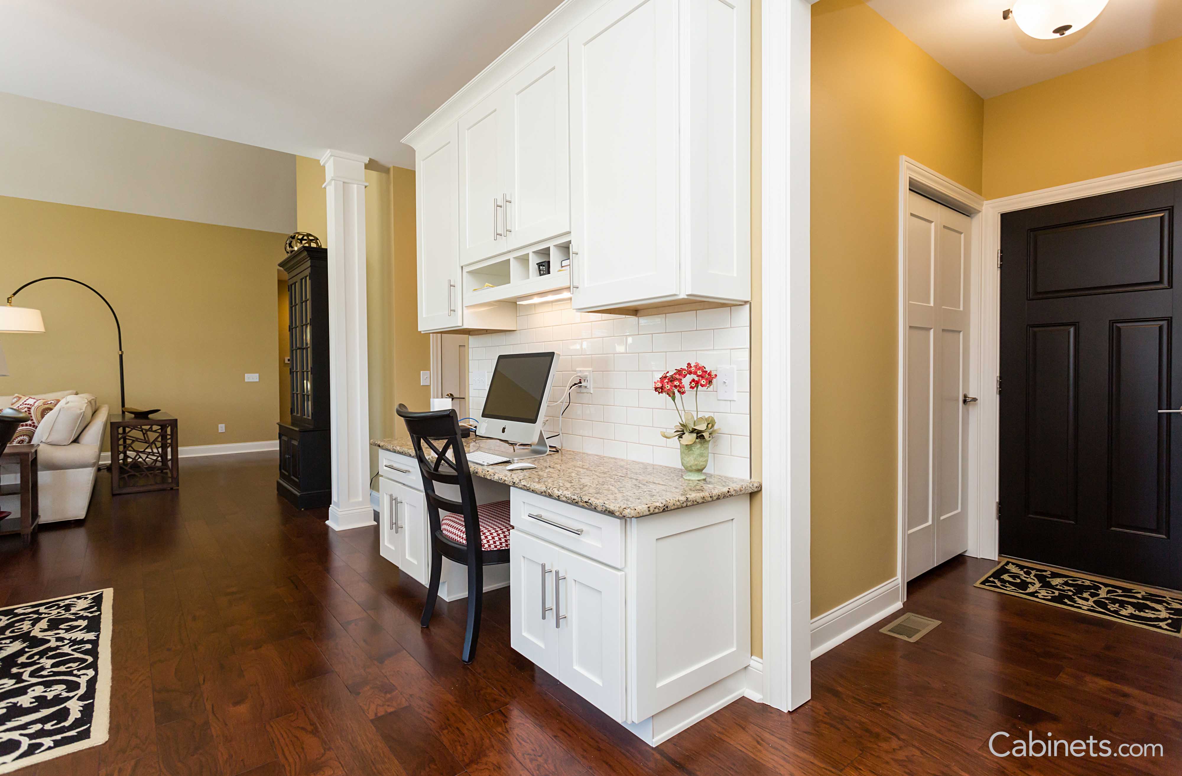 Creative use of Shaker II Maple Alabaster cabinets as a study area