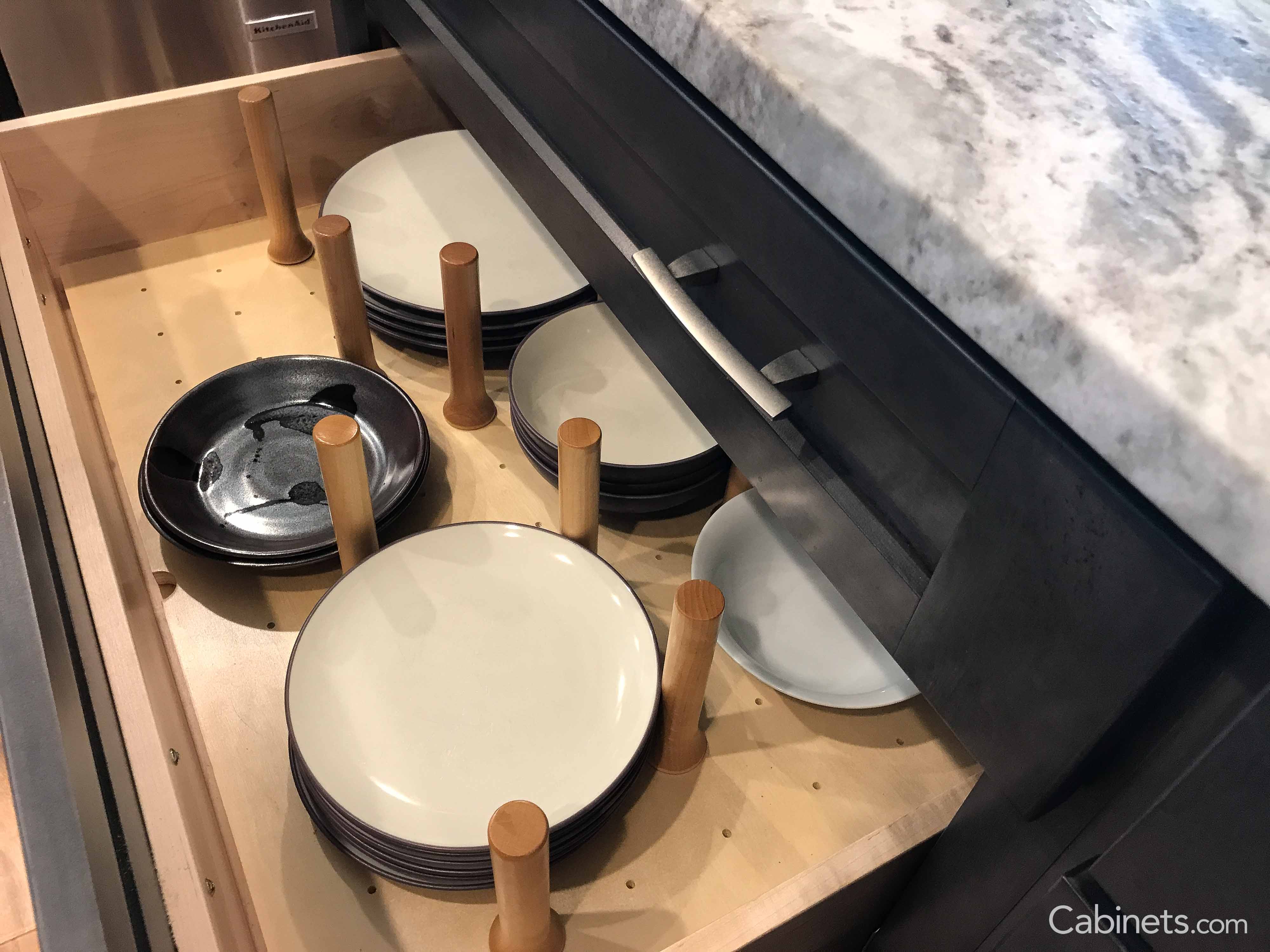 Dish separater pegs in drawer