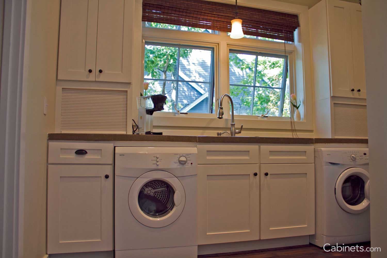  Cabinets featured - Shaker II Maple Bright White